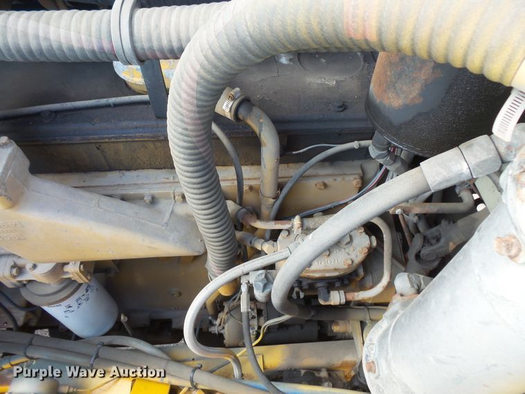 image for item FU9352 1990 Oshkosh WT2206 snow blower truck