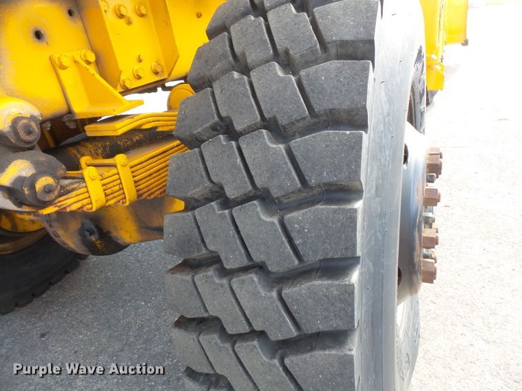 image for item FU9352 1990 Oshkosh WT2206 snow blower truck