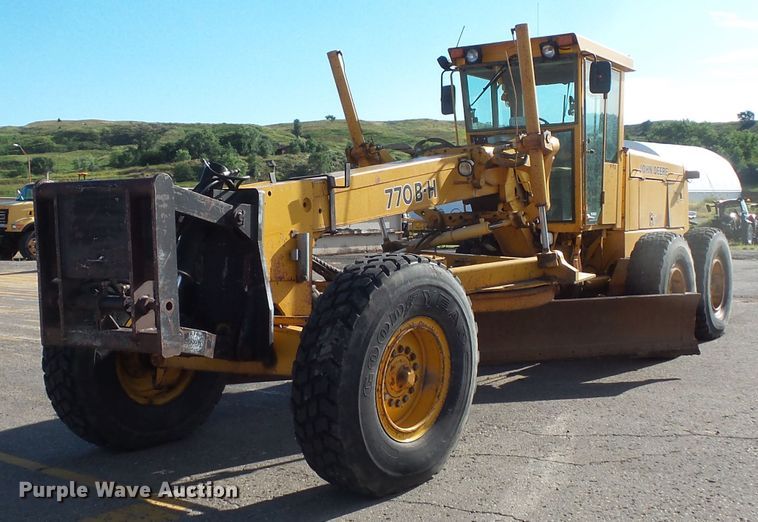 image for item FU9353 1991 John Deere 770BH motor grader