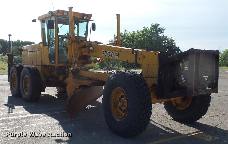 image for item FU9353 1991 John Deere 770BH motor grader