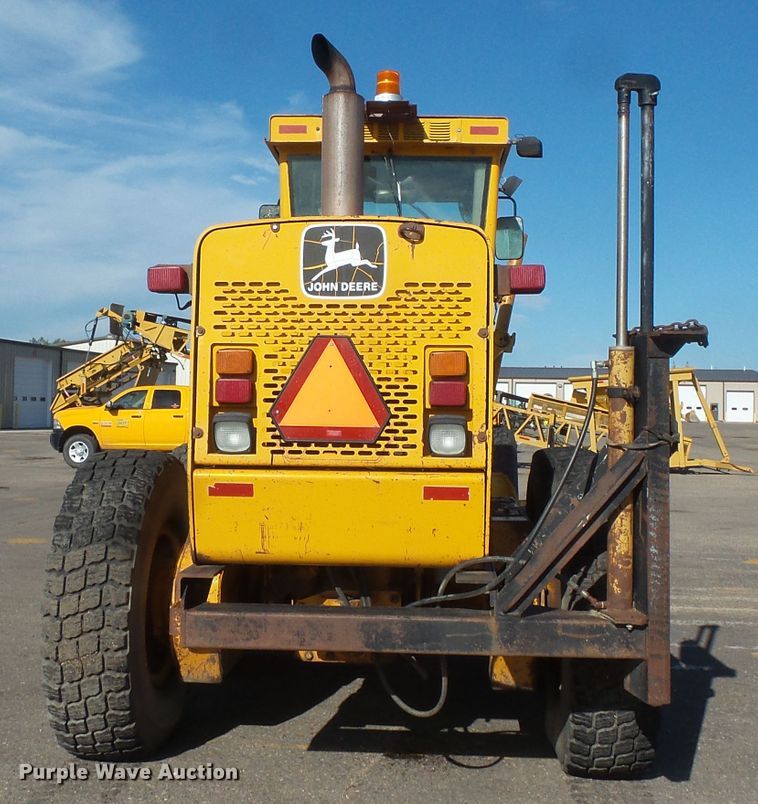 image for item FU9353 1991 John Deere 770BH motor grader