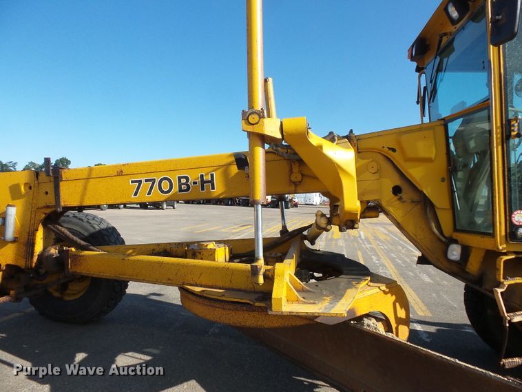 image for item FU9353 1991 John Deere 770BH motor grader