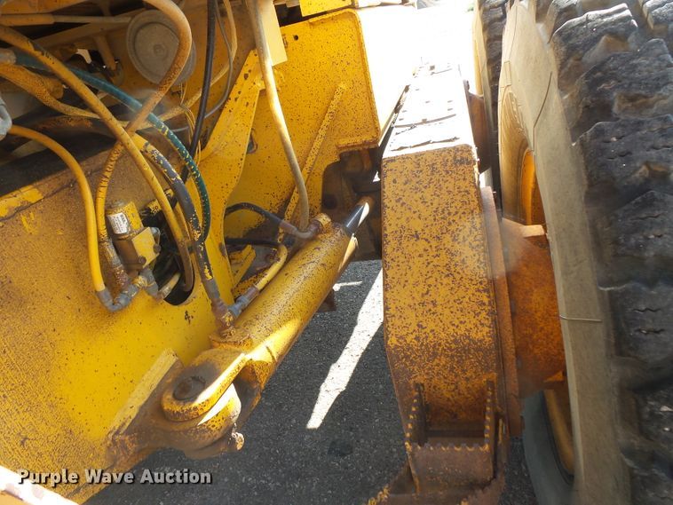 image for item FU9353 1991 John Deere 770BH motor grader