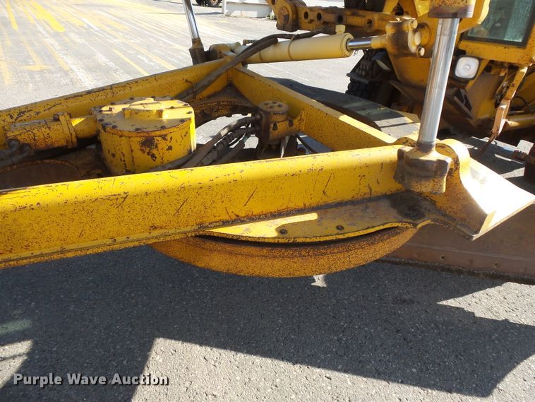 image for item FU9353 1991 John Deere 770BH motor grader