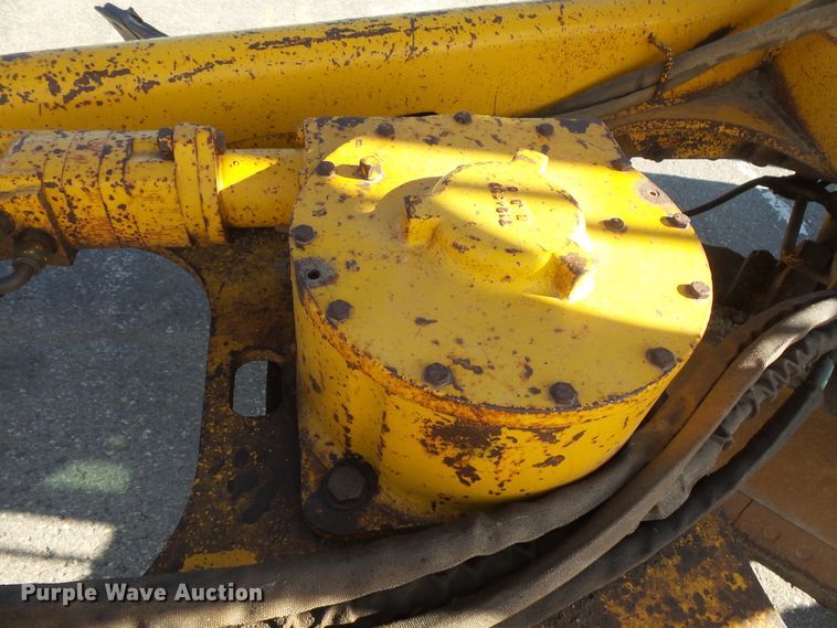 image for item FU9353 1991 John Deere 770BH motor grader