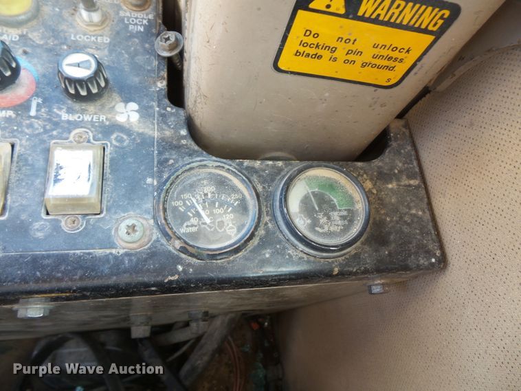 image for item FU9353 1991 John Deere 770BH motor grader