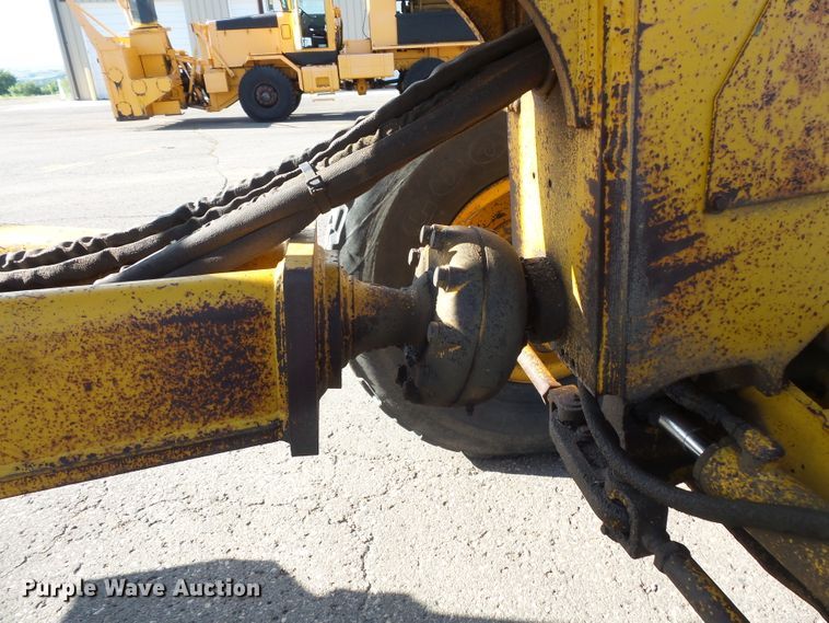 image for item FU9353 1991 John Deere 770BH motor grader