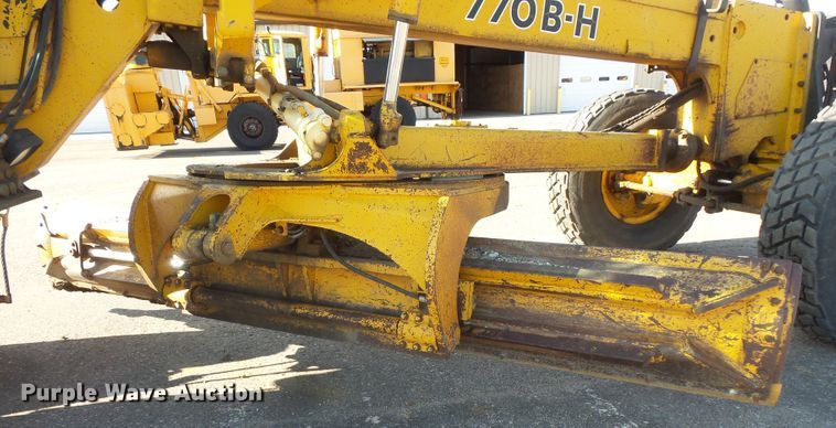 image for item FU9353 1991 John Deere 770BH motor grader