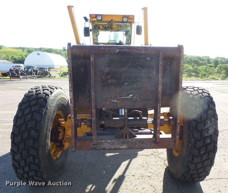 image for item FU9353 1991 John Deere 770BH motor grader