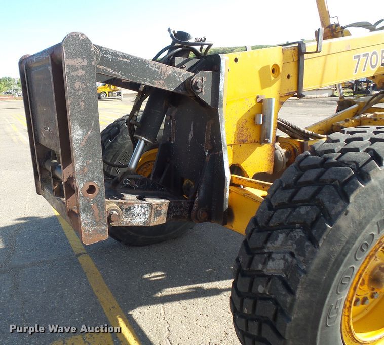 image for item FU9353 1991 John Deere 770BH motor grader