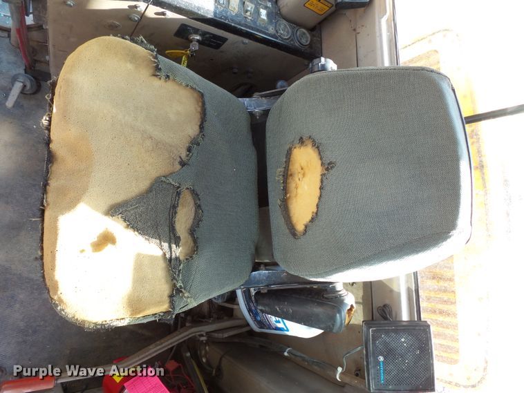 image for item FU9353 1991 John Deere 770BH motor grader