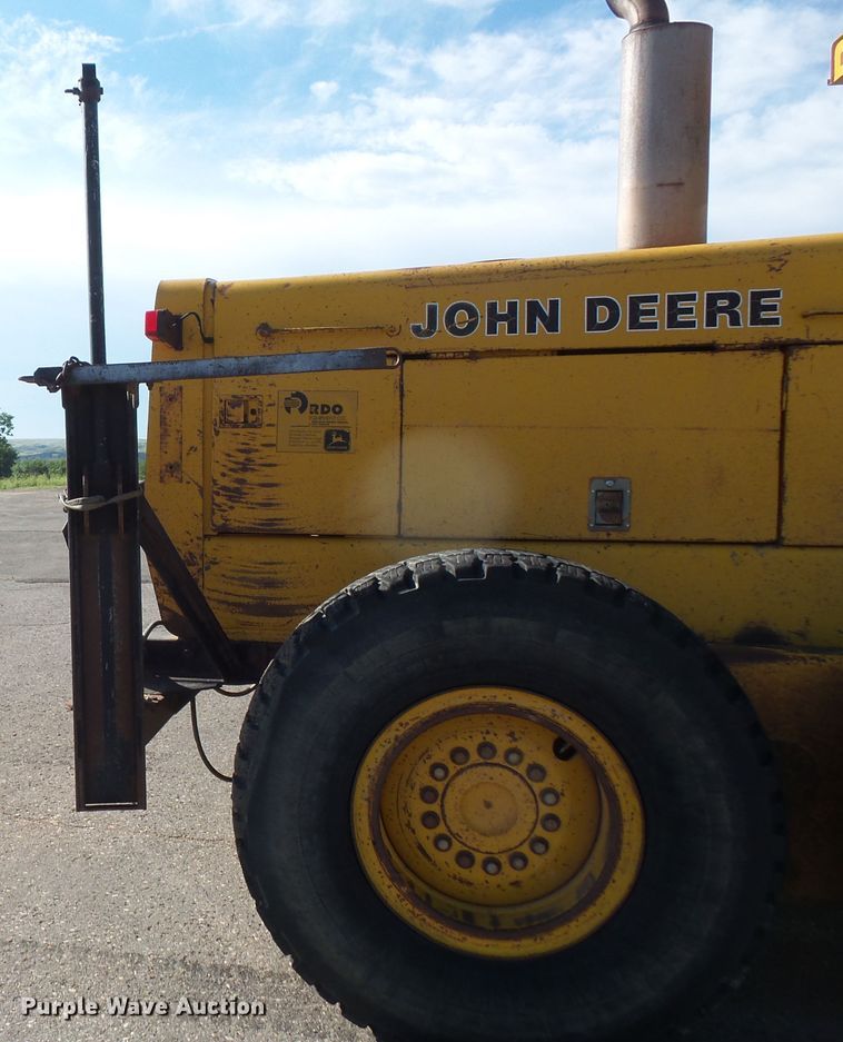 image for item FU9353 1991 John Deere 770BH motor grader