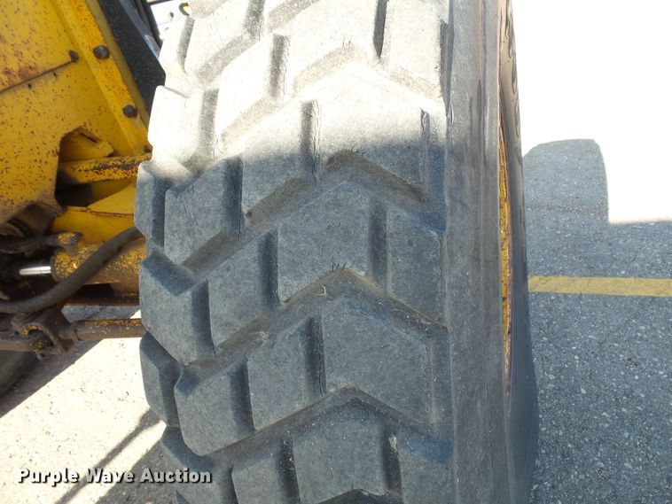 image for item FU9353 1991 John Deere 770BH motor grader