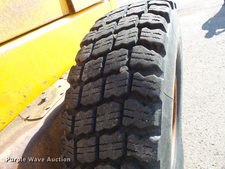 image for item FU9353 1991 John Deere 770BH motor grader