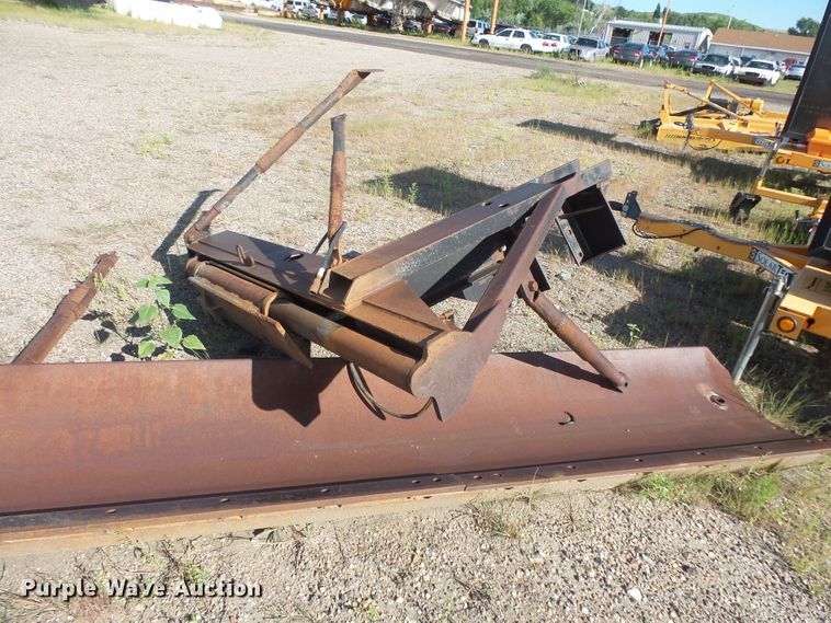 image for item FU9353 1991 John Deere 770BH motor grader