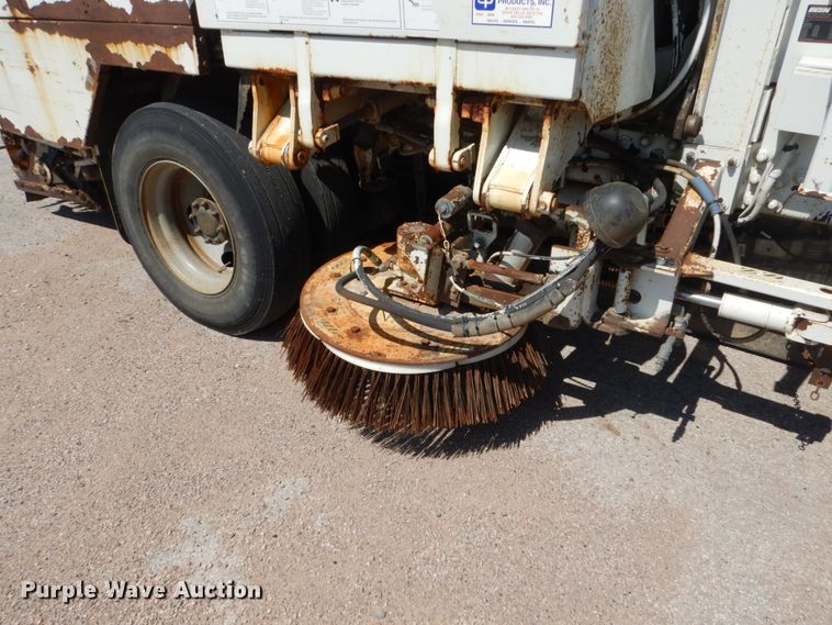 image for item FU9404 1999 Elgin Eagle Series F street sweeper