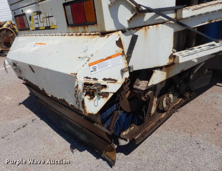 image for item FU9404 1999 Elgin Eagle Series F street sweeper