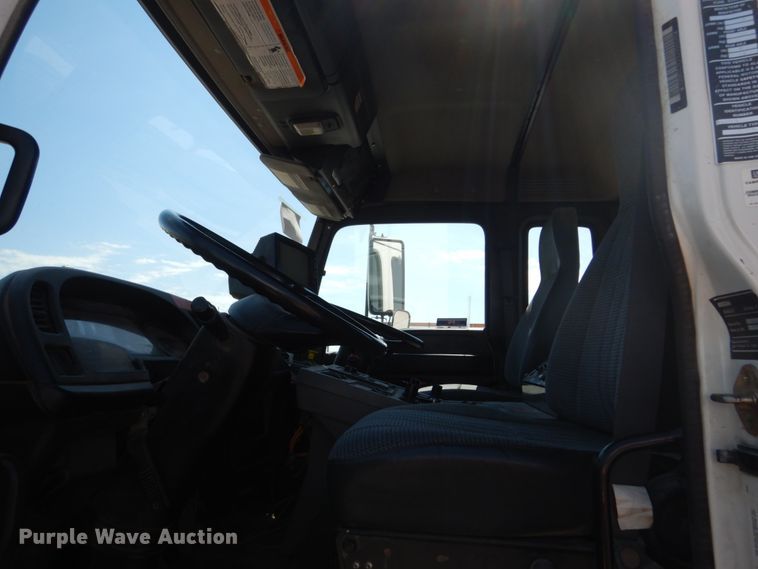 image for item FU9404 1999 Elgin Eagle Series F street sweeper