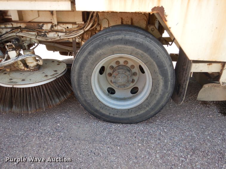 image for item FU9404 1999 Elgin Eagle Series F street sweeper