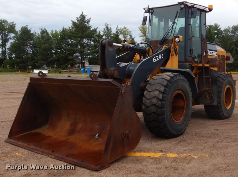 image for item FU9406 2004 John Deere 624J wheel loader