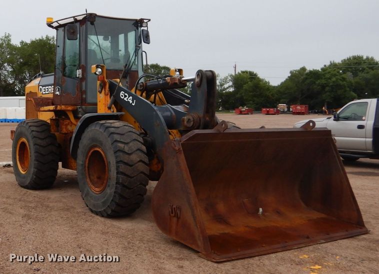 image for item FU9406 2004 John Deere 624J wheel loader