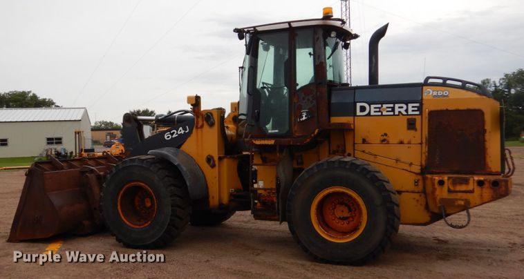 image for item FU9406 2004 John Deere 624J wheel loader