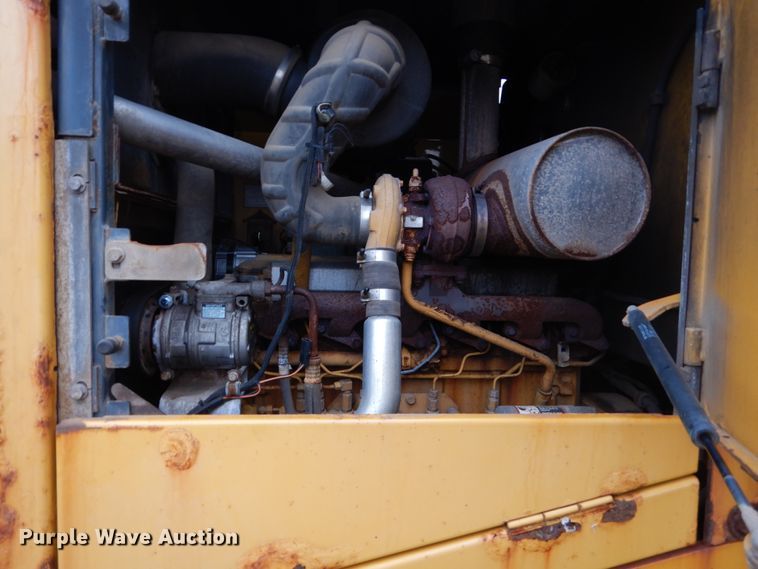 image for item FU9406 2004 John Deere 624J wheel loader