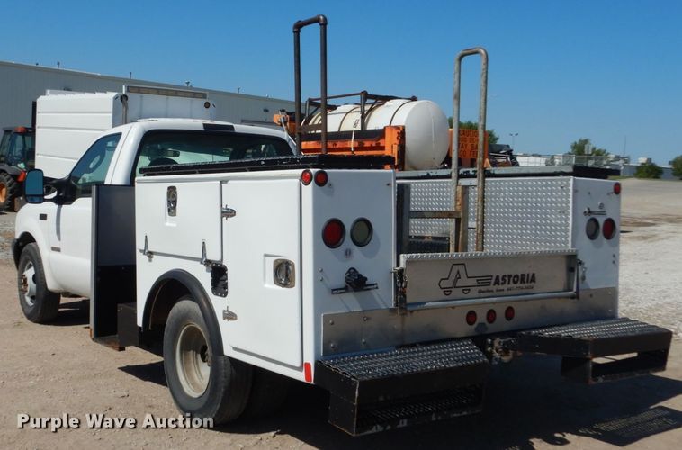 image for item FU9434 2003 Ford F350 Super Duty utility bed pickup truck
