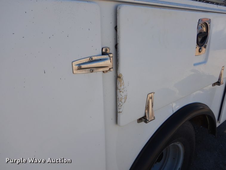 image for item FU9434 2003 Ford F350 Super Duty utility bed pickup truck