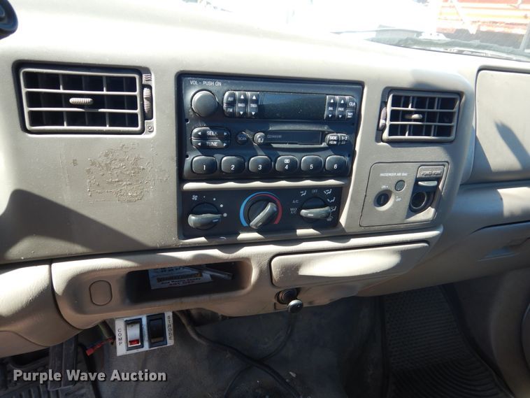 image for item FU9434 2003 Ford F350 Super Duty utility bed pickup truck