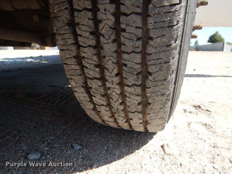 image for item FU9434 2003 Ford F350 Super Duty utility bed pickup truck