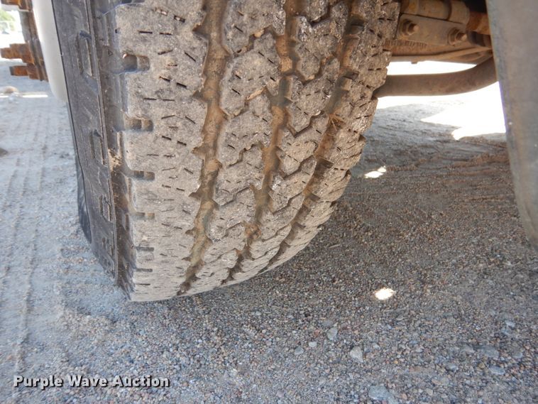 image for item FU9434 2003 Ford F350 Super Duty utility bed pickup truck