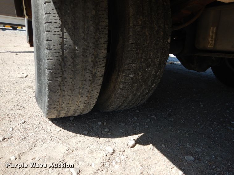 image for item FU9434 2003 Ford F350 Super Duty utility bed pickup truck