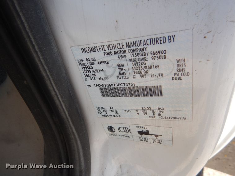 image for item FU9434 2003 Ford F350 Super Duty utility bed pickup truck