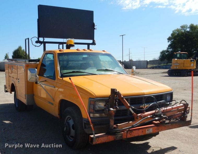 image for item FU9435 1998 Chevrolet C3500 utility bed pickup truck