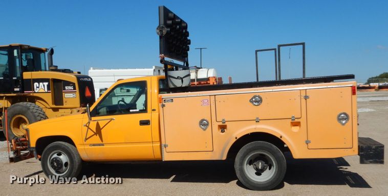 image for item FU9435 1998 Chevrolet C3500 utility bed pickup truck