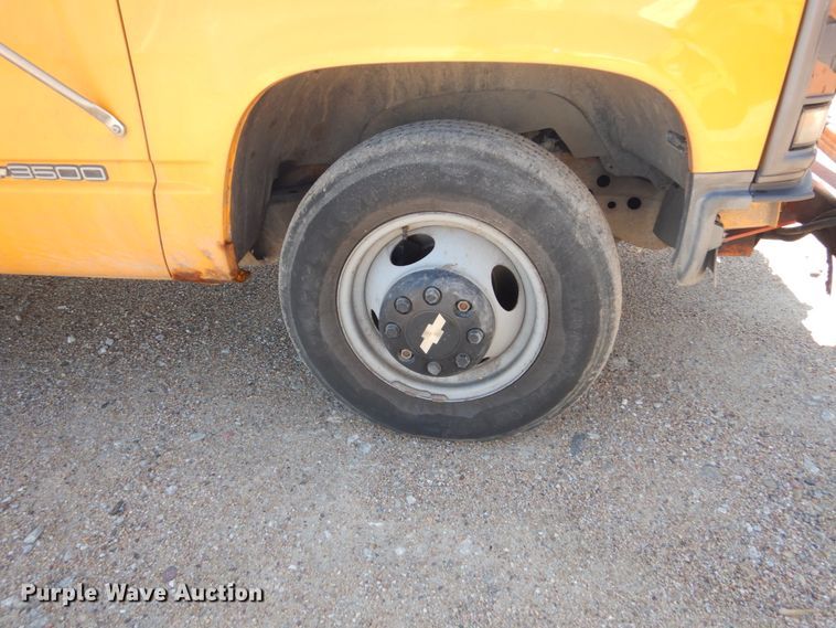 image for item FU9435 1998 Chevrolet C3500 utility bed pickup truck