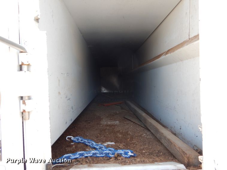 image for item FU9437 2018 International 4300 chipper truck