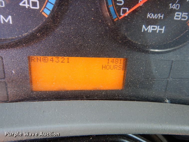 image for item FU9437 2018 International 4300 chipper truck