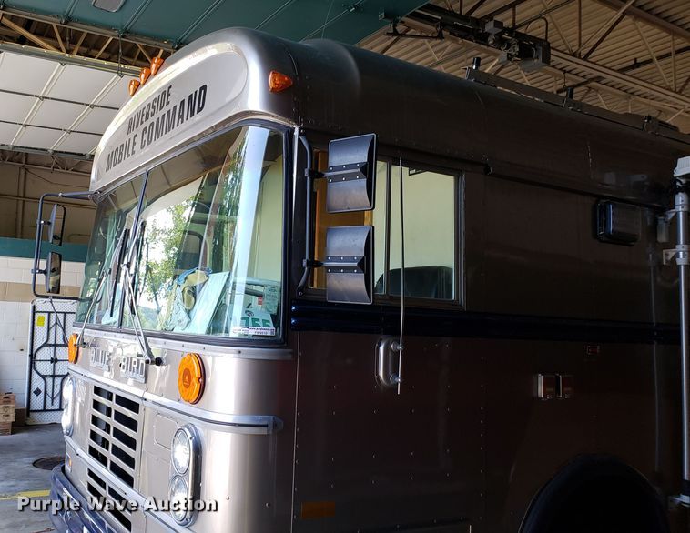 image for item FW9510 1972 International Blue Bird school bus