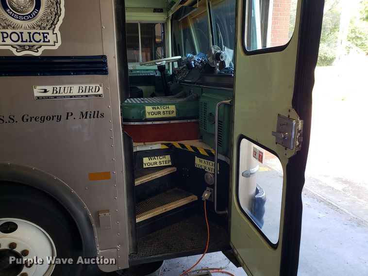 image for item FW9510 1972 International Blue Bird school bus