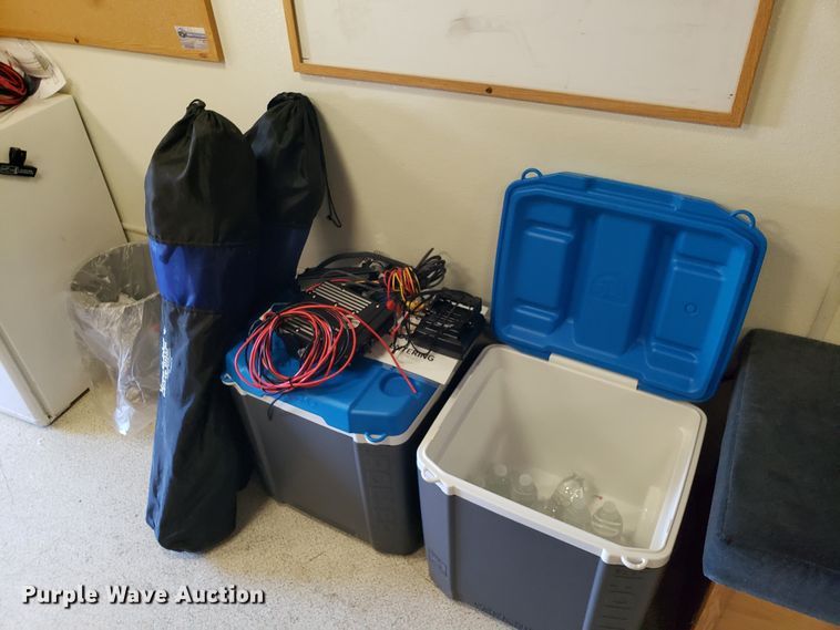 image for item FW9510 1972 International Blue Bird school bus