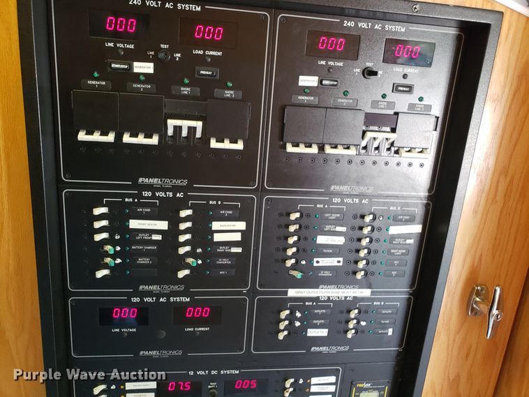 image for item FW9510 1972 International Blue Bird school bus