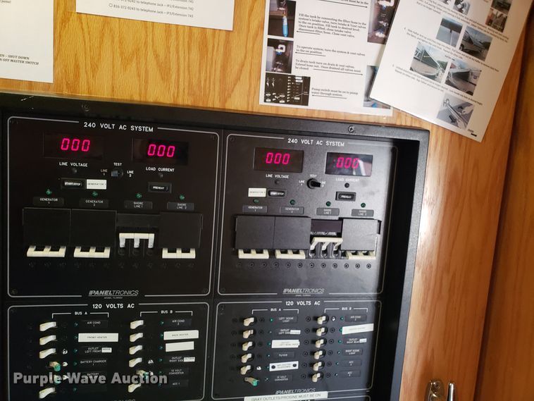 image for item FW9510 1972 International Blue Bird school bus