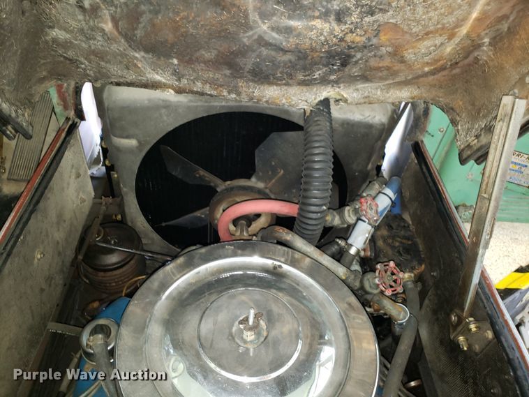 image for item FW9510 1972 International Blue Bird school bus