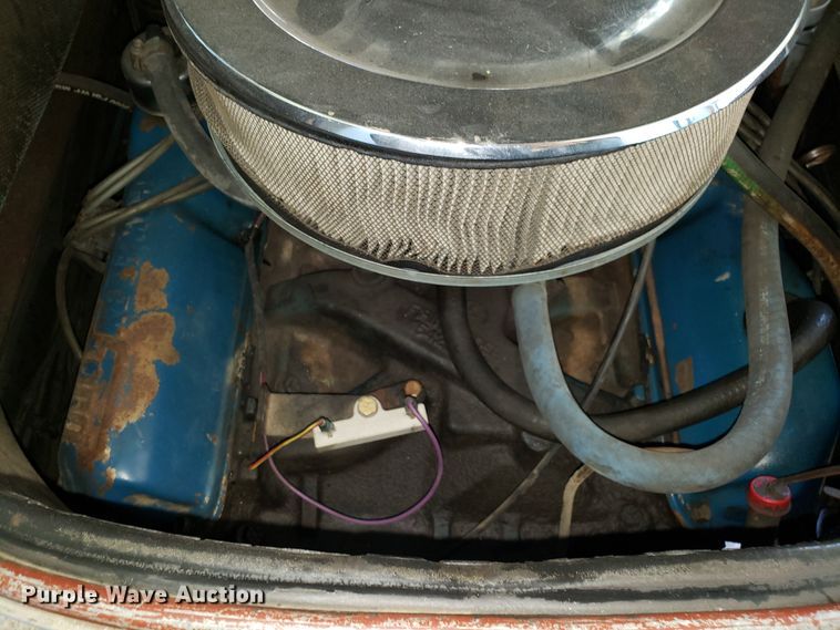 image for item FW9510 1972 International Blue Bird school bus