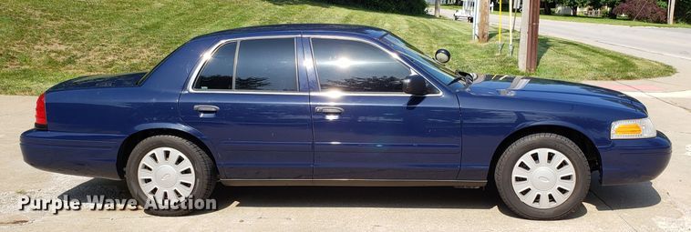 image for item FW9511 2008 Ford Crown Victoria Police Interceptor