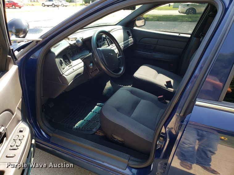 image for item FW9511 2008 Ford Crown Victoria Police Interceptor