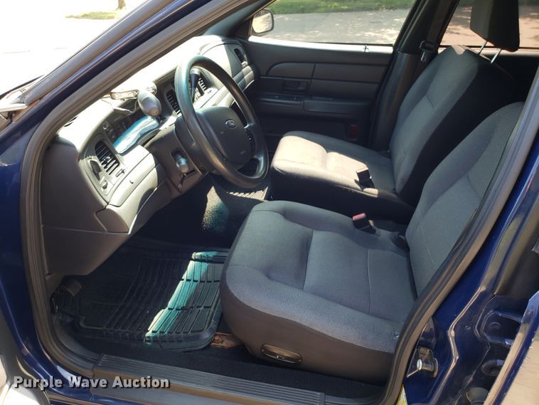 image for item FW9511 2008 Ford Crown Victoria Police Interceptor
