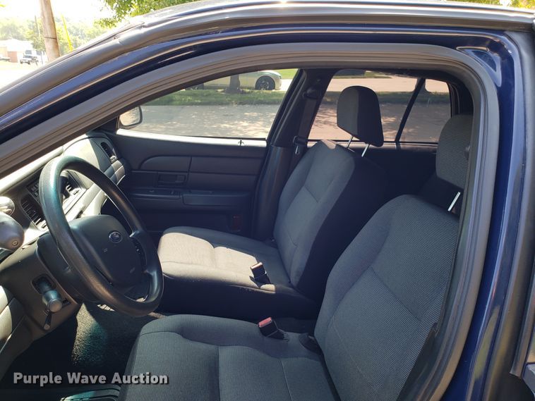 image for item FW9511 2008 Ford Crown Victoria Police Interceptor